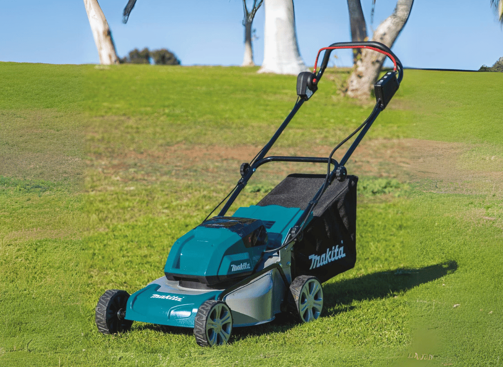 Quiet Mowing Solutions With A Battery-Operated Lawn Mower