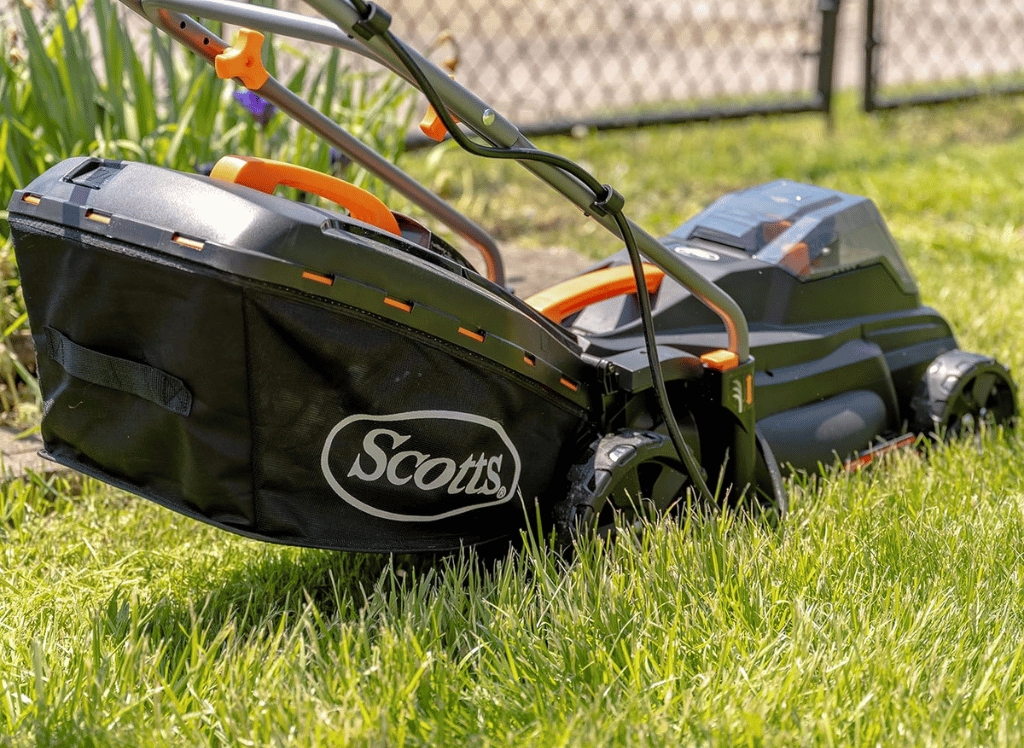 Quiet Mowing Solutions With A Battery-Operated Lawn Mower